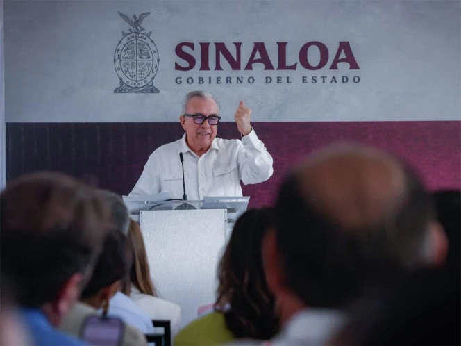 Rubén Rocha Moya destaca gran contribución de radio y televisión a democracia de México