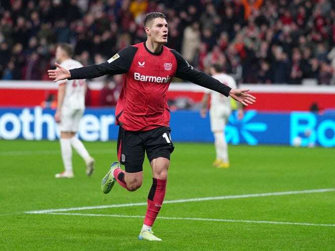 Patrik Schick marca póker con el Bayer Leverkusen