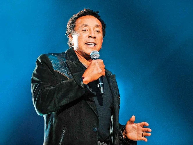 Demandan a Smokey Robinson por violación 