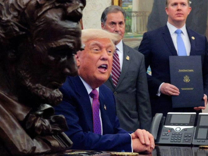 Trump podría quitar a migrantes su derecho a defenderse si son detenidos