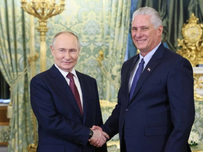 Presidente de Cuba se reúne con Putin y reafirman unidad