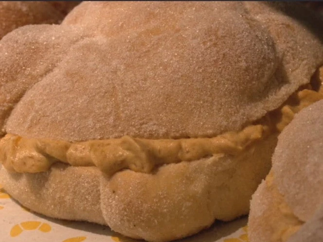 Pan de muerto con alma de calabaza