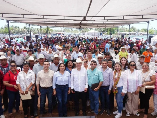 Gobernador Durazo cumple a pequeños productores del sur; salda deuda histórica con entrega de apoyos