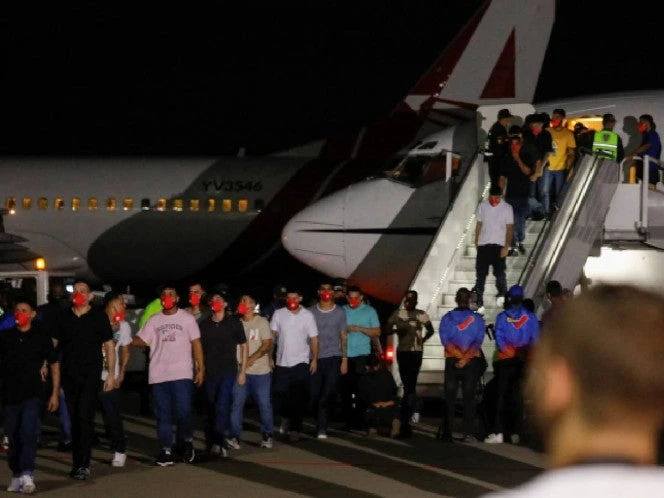 Arriban a Venezuela 252 migrantes repatriados; El Salvador recibe a estadunidenses
