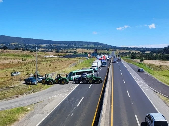Campesinos mantienen bloqueos en Tlaxcala, Guanajuato y San Luis Potosí