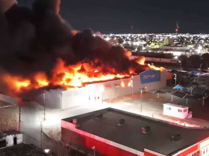 Incendio consume supermercado en Delicias; confirman pérdida total | VIDEO