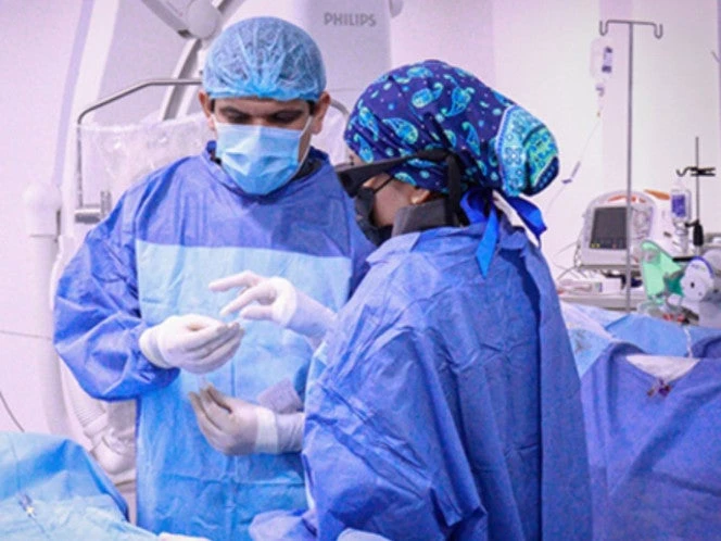Médicos del IMSS salvan vida a abuelita con implante valvular aórtico
