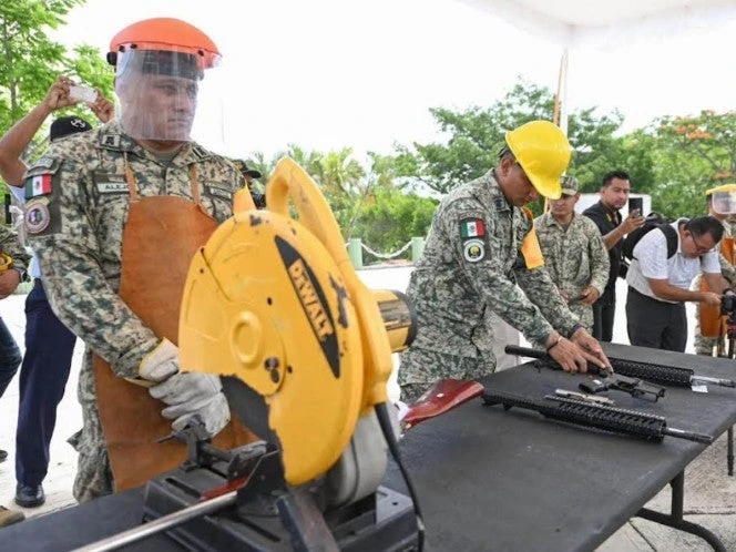Defensa destruye armas aseguradas al crimen organizado en Chiapas 