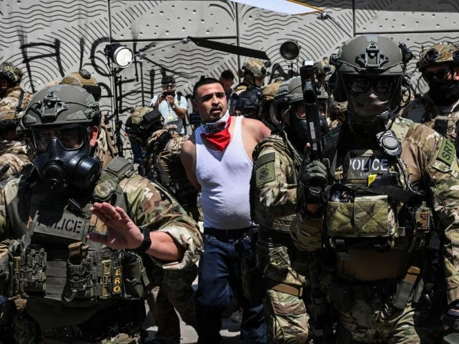 Declaran toque de queda nocturno en Los Ángeles por protestas migrantes