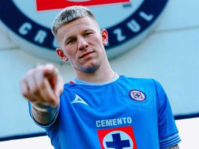 Cruz Azul hace oficial el fichaje de Mateusz Bogusz