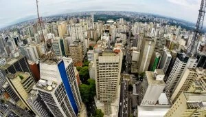 Mercado imobiliário mantém estabilidade e registra queda na oferta no 2º trimestre de 2025