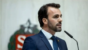 Deputados da Alesp avaliam advertência a Lucas Bove por briga com Mônica Seixas no plenário