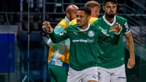 Vitor Roque volta a defender seleção brasileira após dois anos