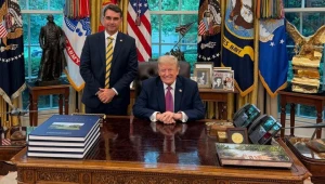 Flávio Bolsonaro diz ter pedido a Trump para não taxar produtos do Brasil