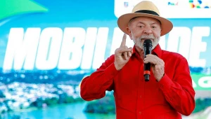 ‘Brasil não quer ser tratado como moleque’, diz Lula sobre tarifaço e falta de diálogo com os EUA