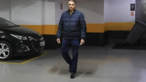 Defesa de Bolsonaro diz que foi surpreendida com prisão domiciliar e afirma que vai apresentar recurso