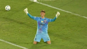 Goleiro colhe frutos de conselhos de ídolos ao garantir título do Mundial ao Flamengo