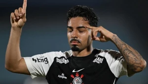 Corinthians vence Racing e depende de si para ir ao playoff da Sul-Americana