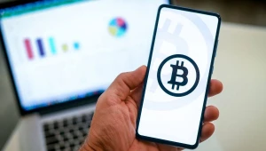 Com esse robô, é possível ‘driblar’ as quedas do bitcoin e buscar até R$ 600 de lucro por dia
