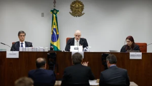 Embaixada dos EUA diz que ministro é o ‘coração pulsante’ de ‘perseguição’ contra Bolsonaro