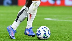 CBF divulga áudio do VAR de pênalti em Corinthians x Palmeiras: ‘Mete a trava na canela’