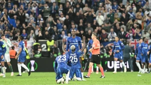 Chelsea vira sobre o Betis, ganha Liga Conferência e é 1º a erguer principais títulos da Europa