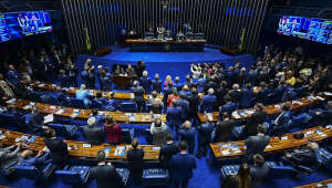 Câmara cita ‘convulsão parlamentar’ e pede que STF adie decisão que afasta sete deputados