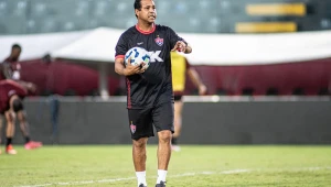 Veja a provável escalação, dúvidas e desfalques do Vitória contra o Atlético-MG