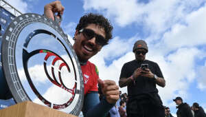 Yago Dora bate Ítalo Ferreira e vence etapa do Mundial de Surfe em Peniche