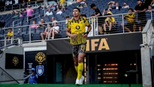 Jobe Bellingham cumpre suspensão e fica fora de duelo contra irmão famoso nas oitavas do Mundial de Clubes