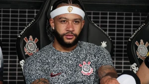 Memphis Depay aceita proposta do Corinthians para receber dívida de R$ 11 milhões parcelada