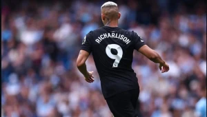 Richarlison desmonta defesa de Guardiola e Tottenham vence Manchester City