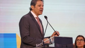 Haddad diz que não é momento de o Brasil reagir às tarifas de Trump: ‘Tentar ver se a poeira abaixa’