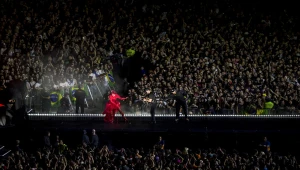Embaixadora britânica responde Paes sobre matéria que contesta público de show de Lady Gaga no Rio
