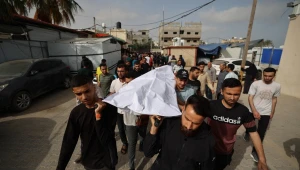 Ataques israelenses matam mais de 100 e forçam fechamento do principal hospital em Gaza