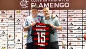 Carrascal revela sonho antigo ao vestir a camisa do Flamengo: ‘Melhor decisão’