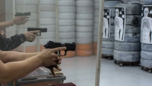 Comissão do Senado aprova porte de arma para mulheres