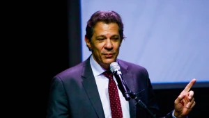 ‘Estamos praticando o IOF menor do que o governo anterior’, afirma Haddad