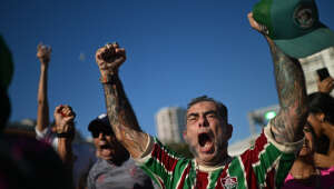 Presidente do Fluminense banca Mano Menezes após torcida ir ao CT protestar: ‘Temos confiança’