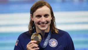 Katie Ledecky vence prova dos 1.500 m e é campeã mundial pela 22ª vez