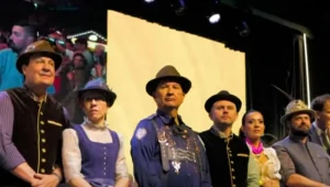 Oktoberfest de Blumenau celebra 40 anos com mais de 26 mil pessoas no primeiro dia de festa