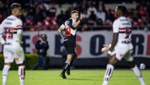 Sob ‘olé’ e vaias, São Paulo é derrotado pelo Vasco por 3 a 1 no MorumBis