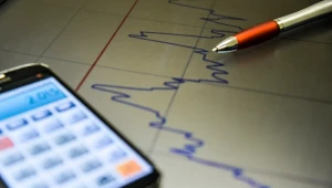Previsão de déficit primário de 2025 cai de R$ 70,877 bi para R$ 69,990 bi no Prisma Fiscal