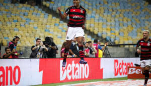 Flamengo abre vantagem na semifinal da Copa do Brasil, mas Corinthians segue vivo por causa de Hugo Souza