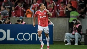 Com três gols de Alan Patrick, Inter vence Atlético Nacional e assume liderança do grupo F
