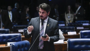 Antes de deixar o Brasil, Marcos do Val discursou e disse que Moraes foi condenado por um órgão ligado à ONU