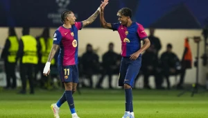 Raphinha brilha e Barcelona goleia o Borussia Dortmund rumo à semifinal da Liga dos Campeões