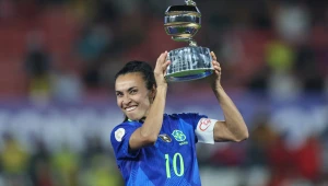 Personagem da final da Copa América feminina, Marta faz golaço, perde pênalti, reza e termina coroada