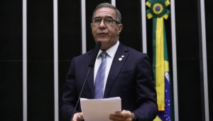 Câmara debate fim da escala 6×1 com presença de Alckmin e Luiz Marinho