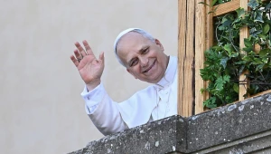 Papa Leão XIV inicia duas semanas de descanso na residência de verão dos papas